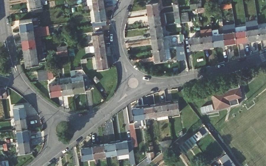 Vue aérienne du Rond-point anonyme n°226418531