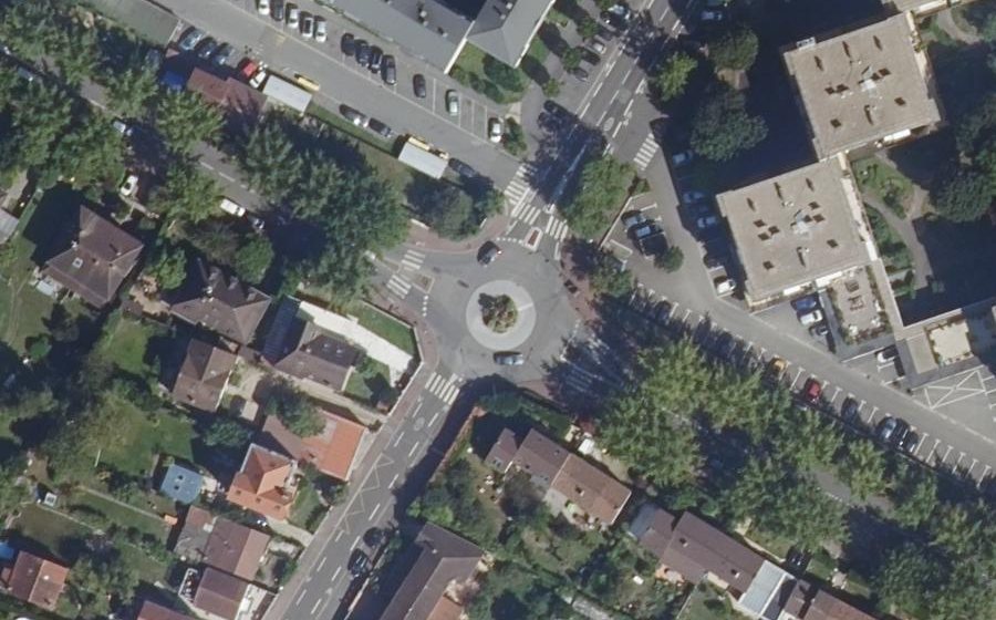 Vue aérienne du Rond-point anonyme n°22650215