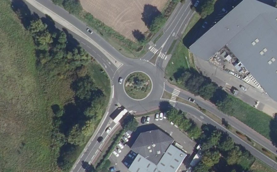 Vue aérienne du Rond-point anonyme n°22650276