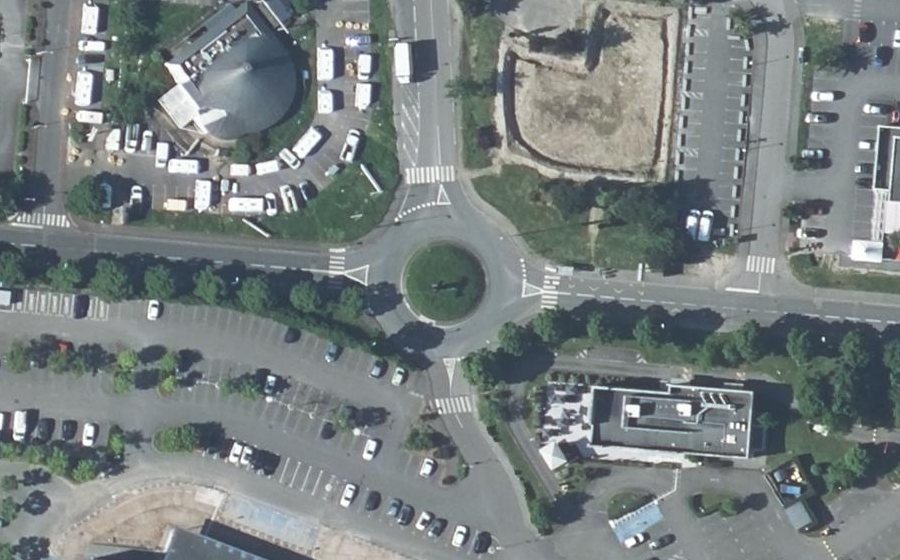 Vue aérienne du Rond-point anonyme n°22656984