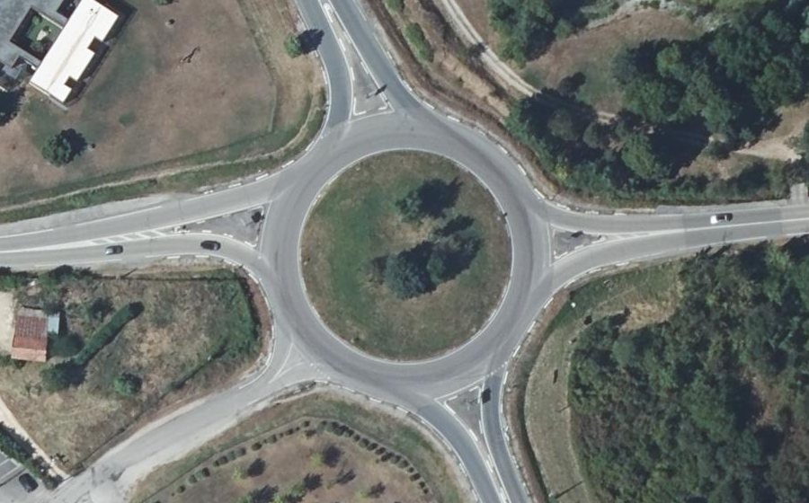 Vue aérienne du Rond-point anonyme n°22664686