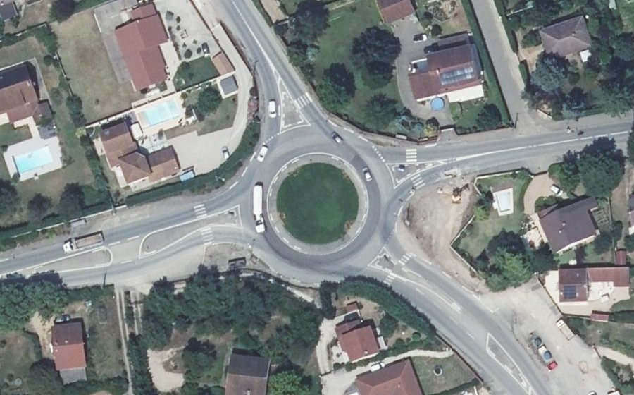 Vue aérienne du Rond-point anonyme n°22664697