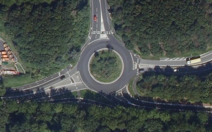 Vue aérienne du Rond-point anonyme n°22673604