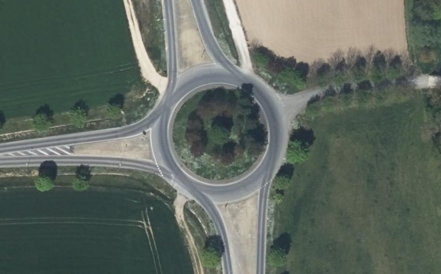 Vue aérienne du Rond-point anonyme n°22674008