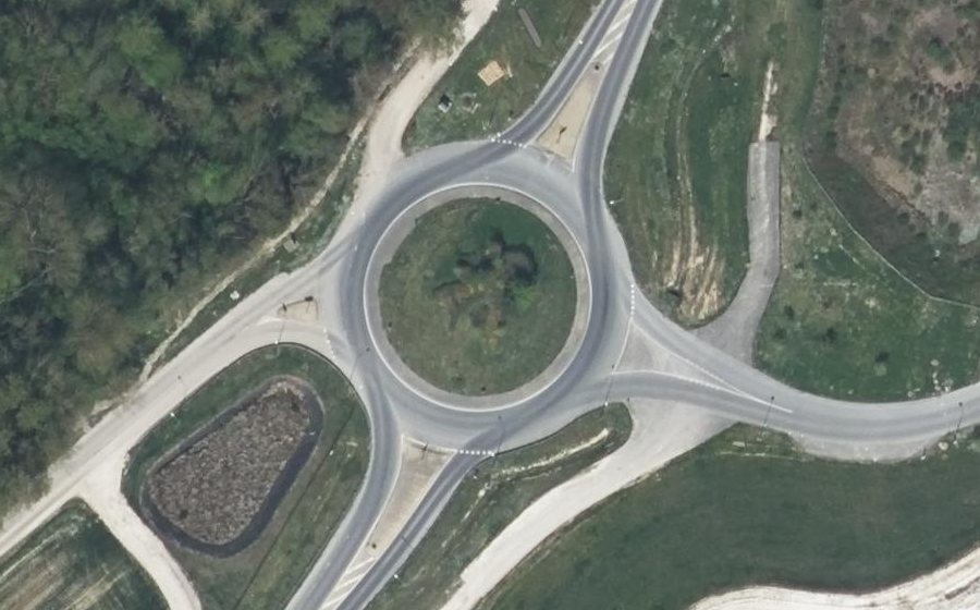 Vue aérienne du Rond-point anonyme n°22674010