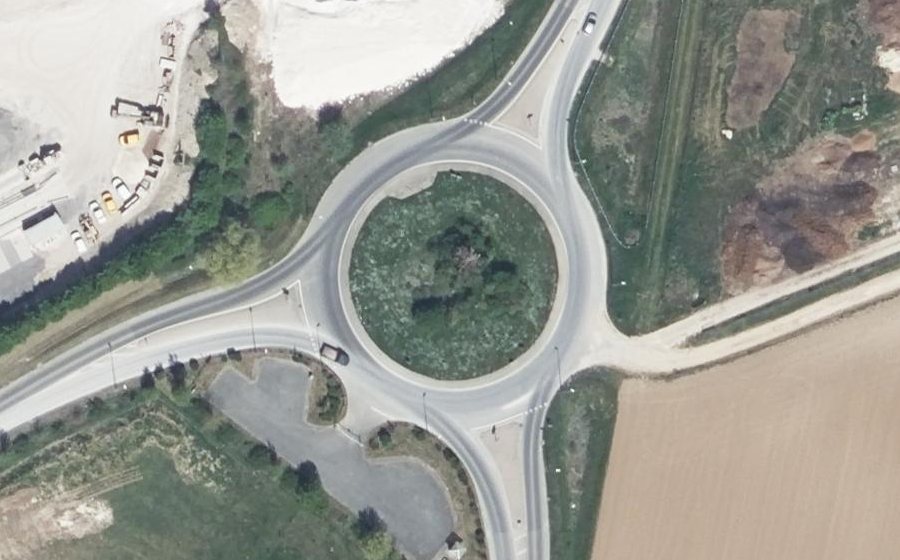 Vue aérienne du Rond-point anonyme n°22674151
