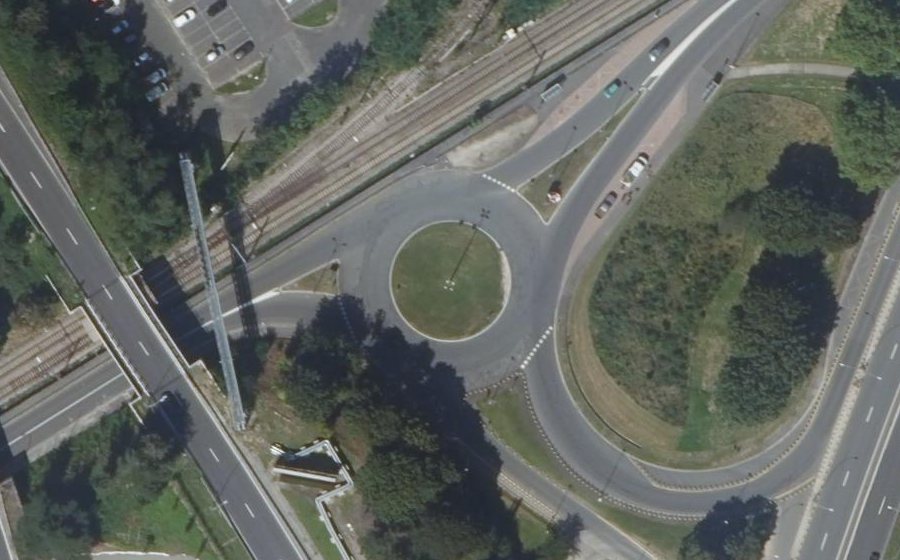Vue aérienne du Rond-point anonyme n°22677031
