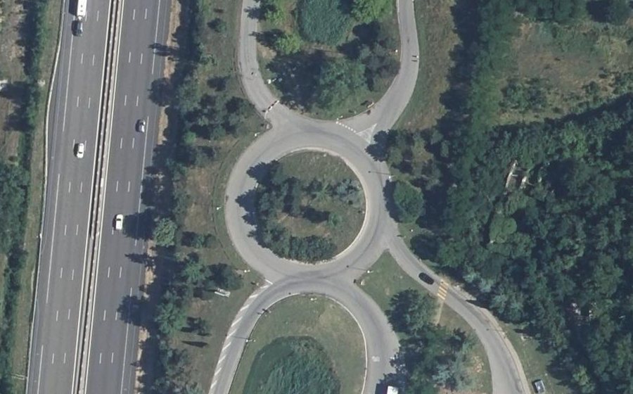 Vue aérienne du Rond-point anonyme n°22688128