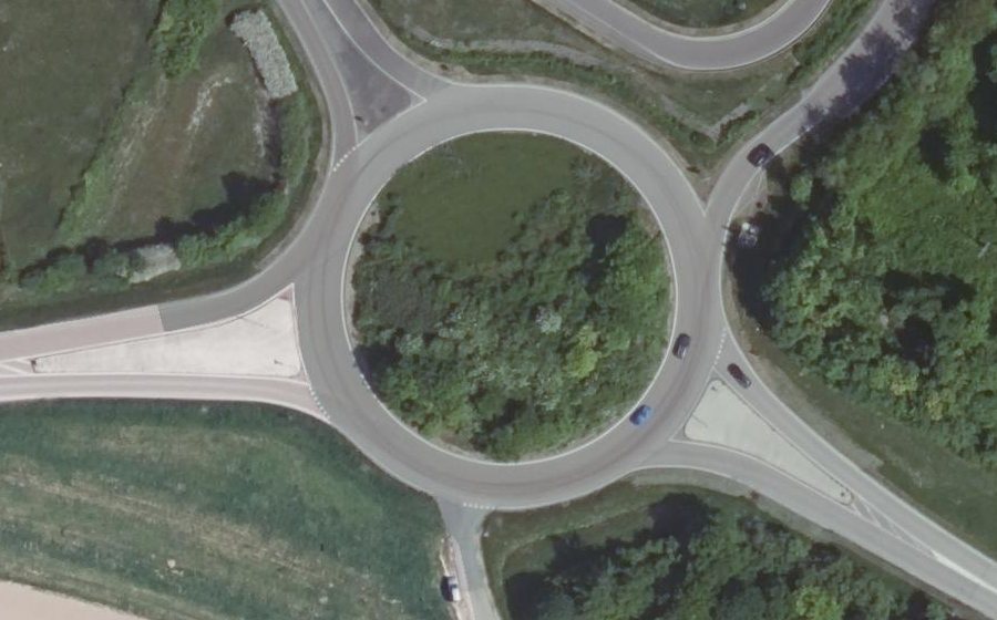 Vue aérienne du Rond-point anonyme n°22689490