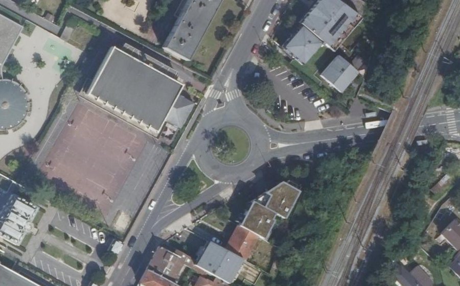 Vue aérienne du Rond-point anonyme n°22689982