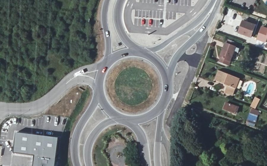 Vue aérienne du Rond-point anonyme n°22694434