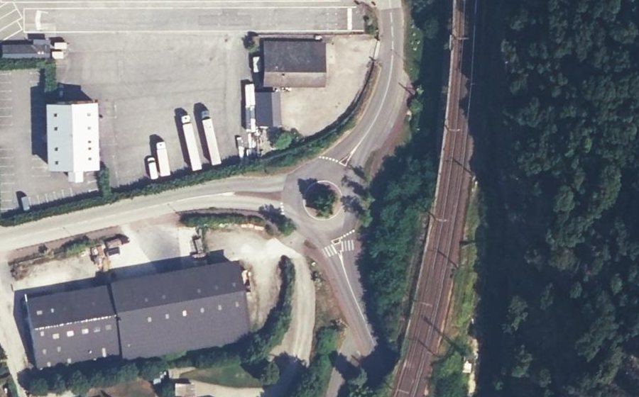 Vue aérienne du Rond-point anonyme n°22708018