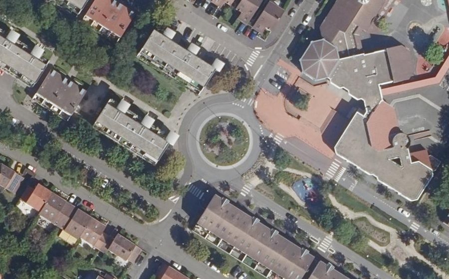 Vue aérienne du Rond-point anonyme n°22723547