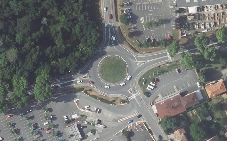 Vue aérienne du Rond-point anonyme n°22724237
