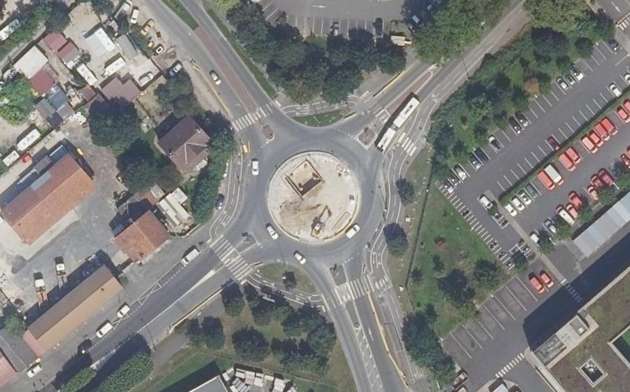 Vue aérienne du Rond-point anonyme n°22726741