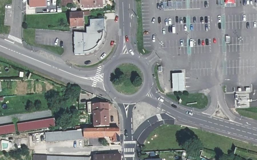 Vue aérienne du Rond-point anonyme n°22734113