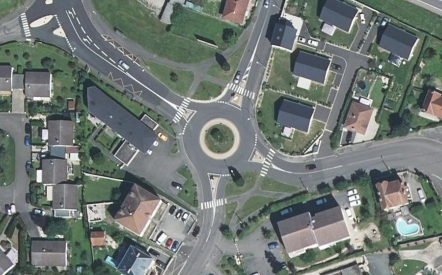 Vue aérienne du Rond-point anonyme n°22734231