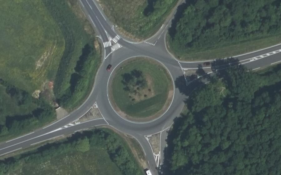 Vue aérienne du Rond-point anonyme n°22736661
