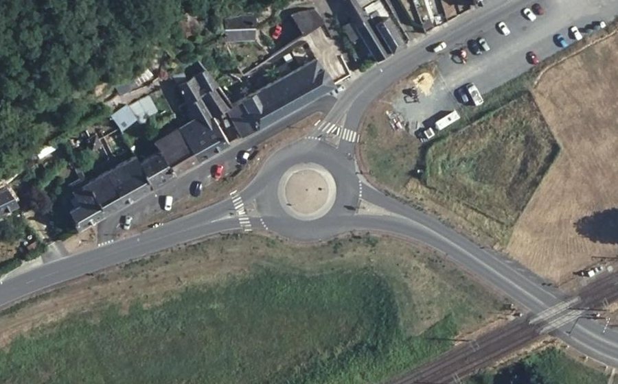 Vue aérienne du Rond-point anonyme n°22745031