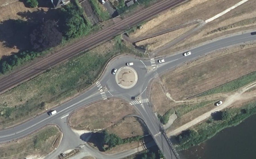 Vue aérienne du Rond-point anonyme n°22745033