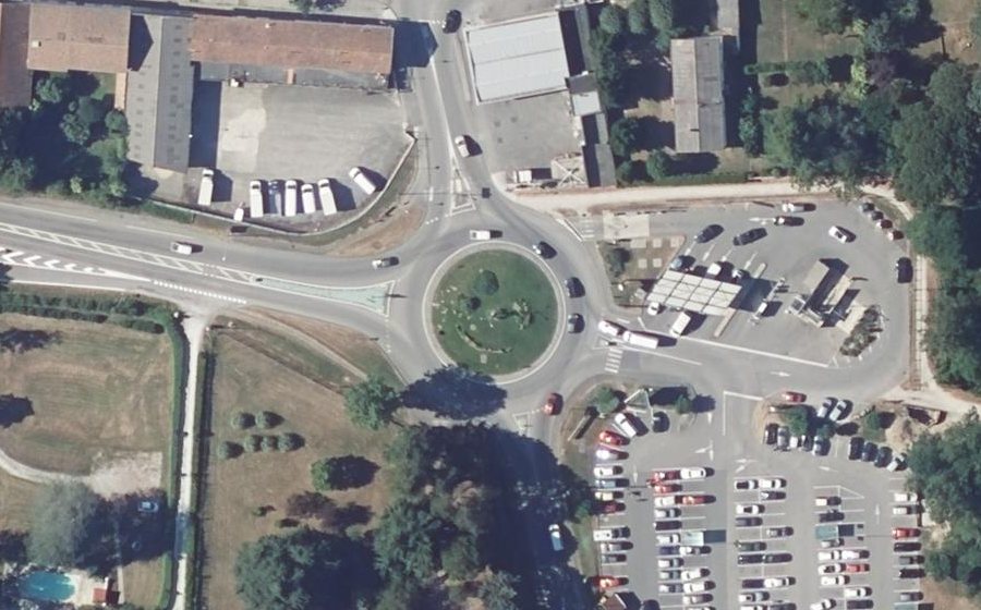 Vue aérienne du Rond-point anonyme n°22745943