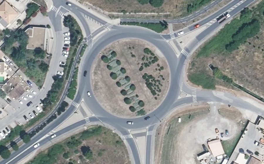 Vue aérienne du Rond-point anonyme n°22747030
