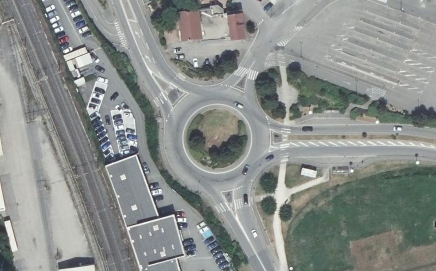 Vue aérienne du Rond-point anonyme n°22748969
