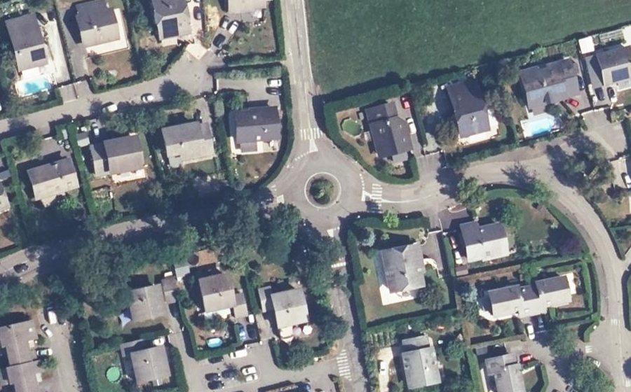 Vue aérienne du Rond-point anonyme n°22754398