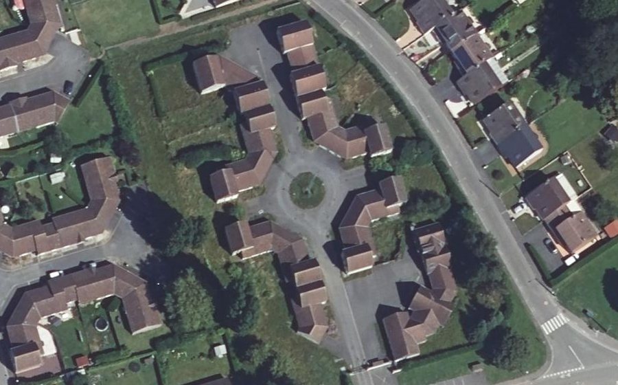 Vue aérienne du Rond-point anonyme n°227557488