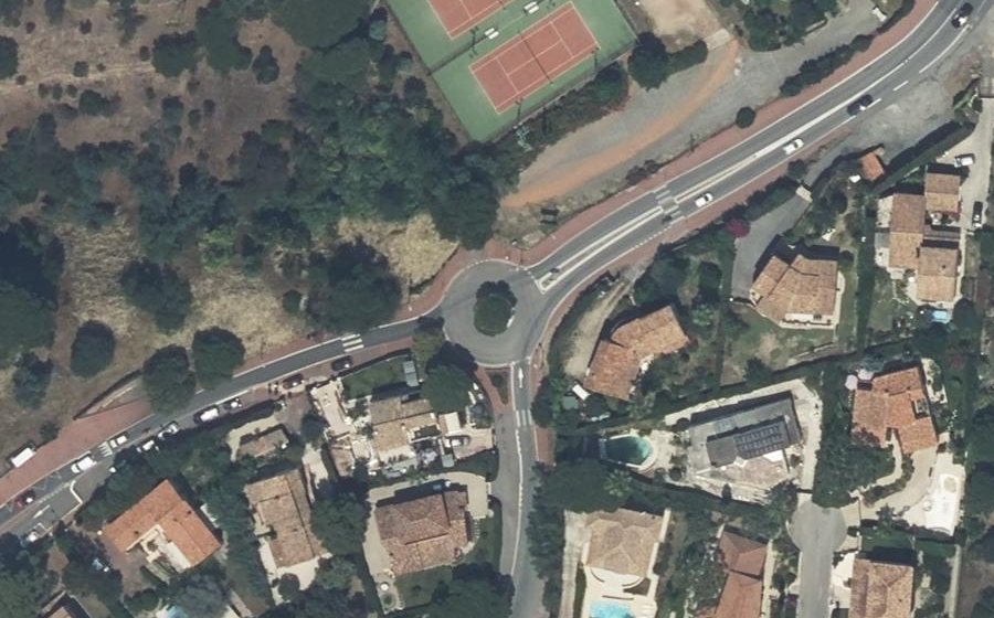 Vue aérienne du Rond-point anonyme n°22768360