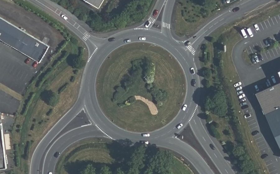 Vue aérienne du Rond-point anonyme n°22779216