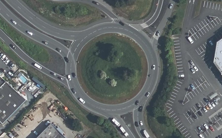 Vue aérienne du Rond-point anonyme n°22779217