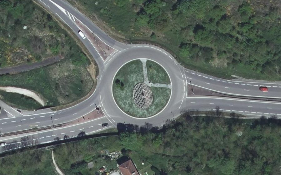 Vue aérienne du Rond-point anonyme n°22790754