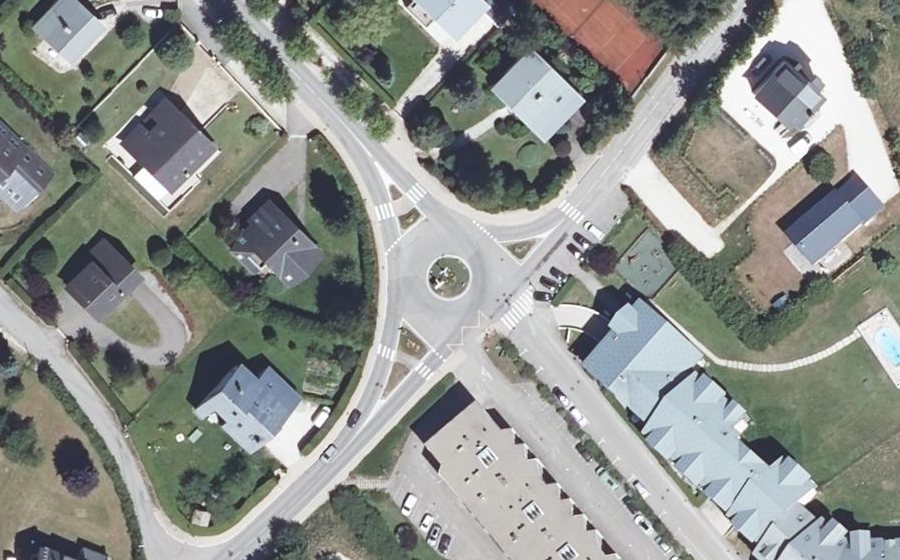 Vue aérienne du Rond-point anonyme n°227921027