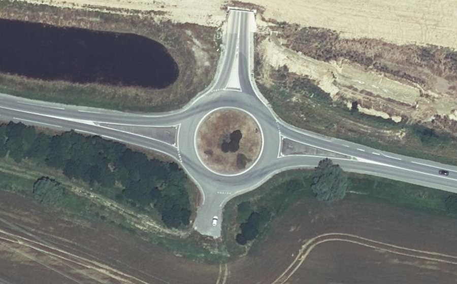 Vue aérienne du Rond-point anonyme n°22793598
