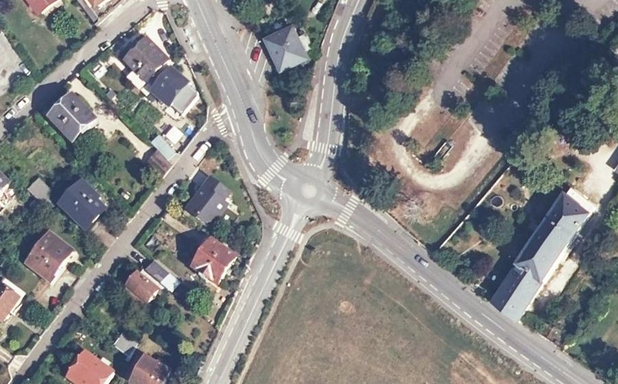 Vue aérienne du Rond-point anonyme n°22794064