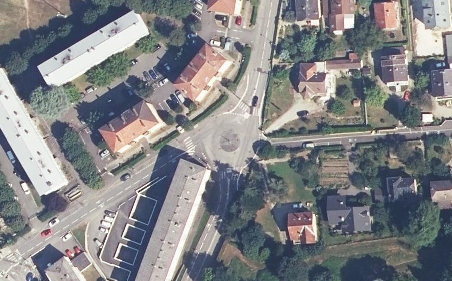 Vue aérienne du Rond-point anonyme n°22794084