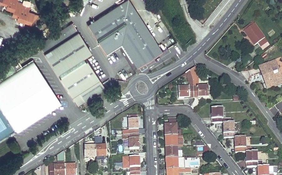 Vue aérienne du Rond-point anonyme n°22794302