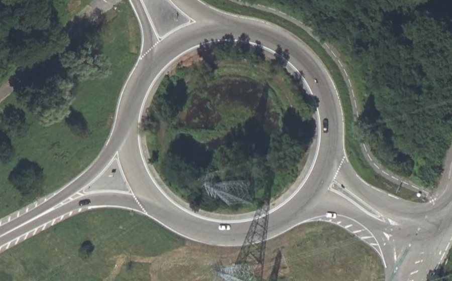 Vue aérienne du Rond-point anonyme n°22794468