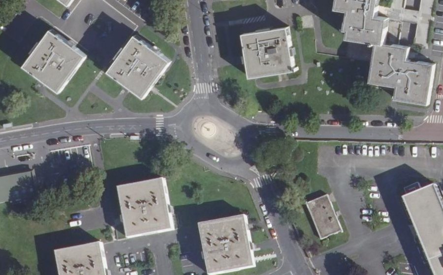 Vue aérienne du Rond-point anonyme n°228000735