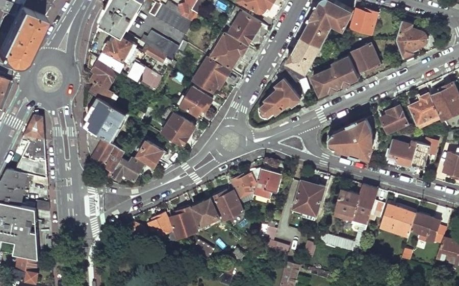 Vue aérienne du Rond-point anonyme n°22803224