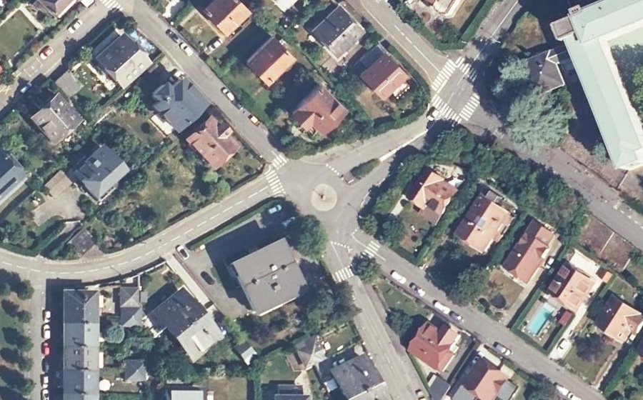 Vue aérienne du Rond-point anonyme n°22811970