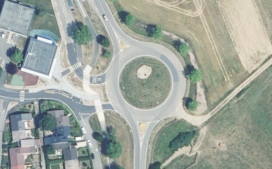 Vue aérienne du Rond-point anonyme n°22814960
