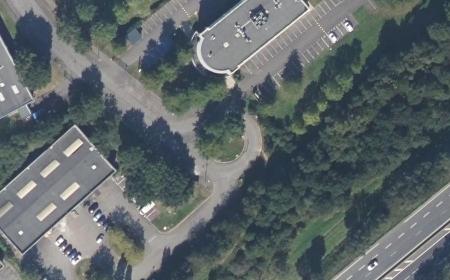 Vue aérienne du Rond-point anonyme n°22820670