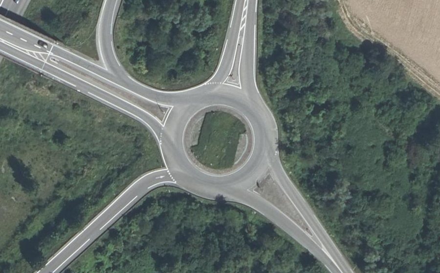 Vue aérienne du Rond-point anonyme n°22821301