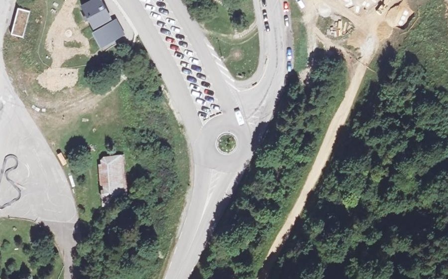 Vue aérienne du Rond-point anonyme n°228372251