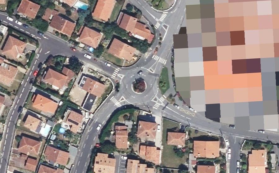 Vue aérienne du Rond-point anonyme n°228695956