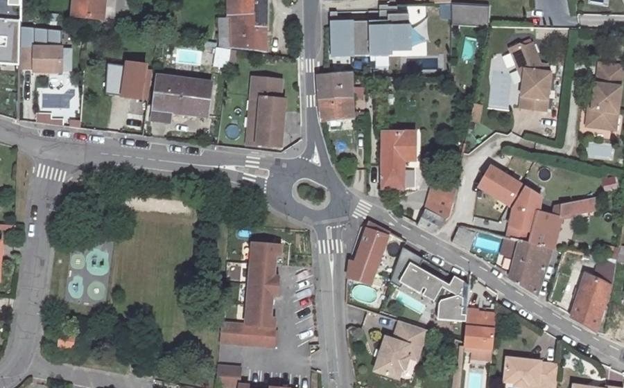 Vue aérienne du Rond-point anonyme n°22879421