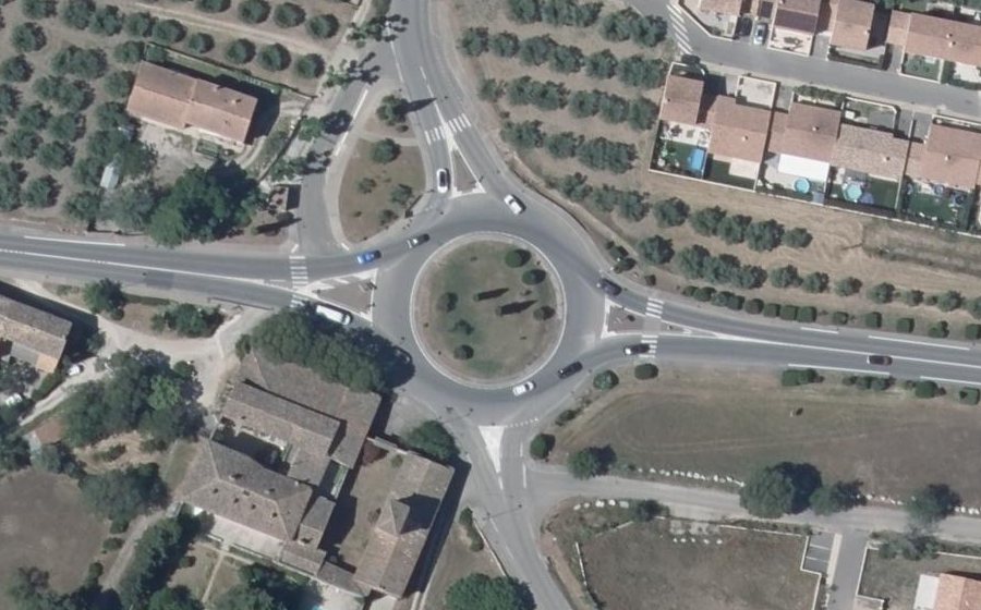 Vue aérienne du Rond-point anonyme n°22882238