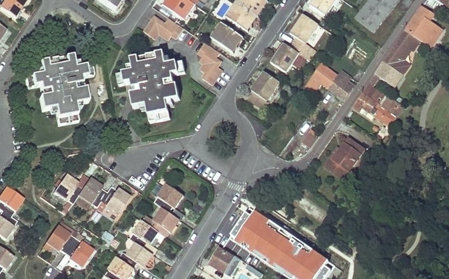 Vue aérienne du Rond-point anonyme n°22882362